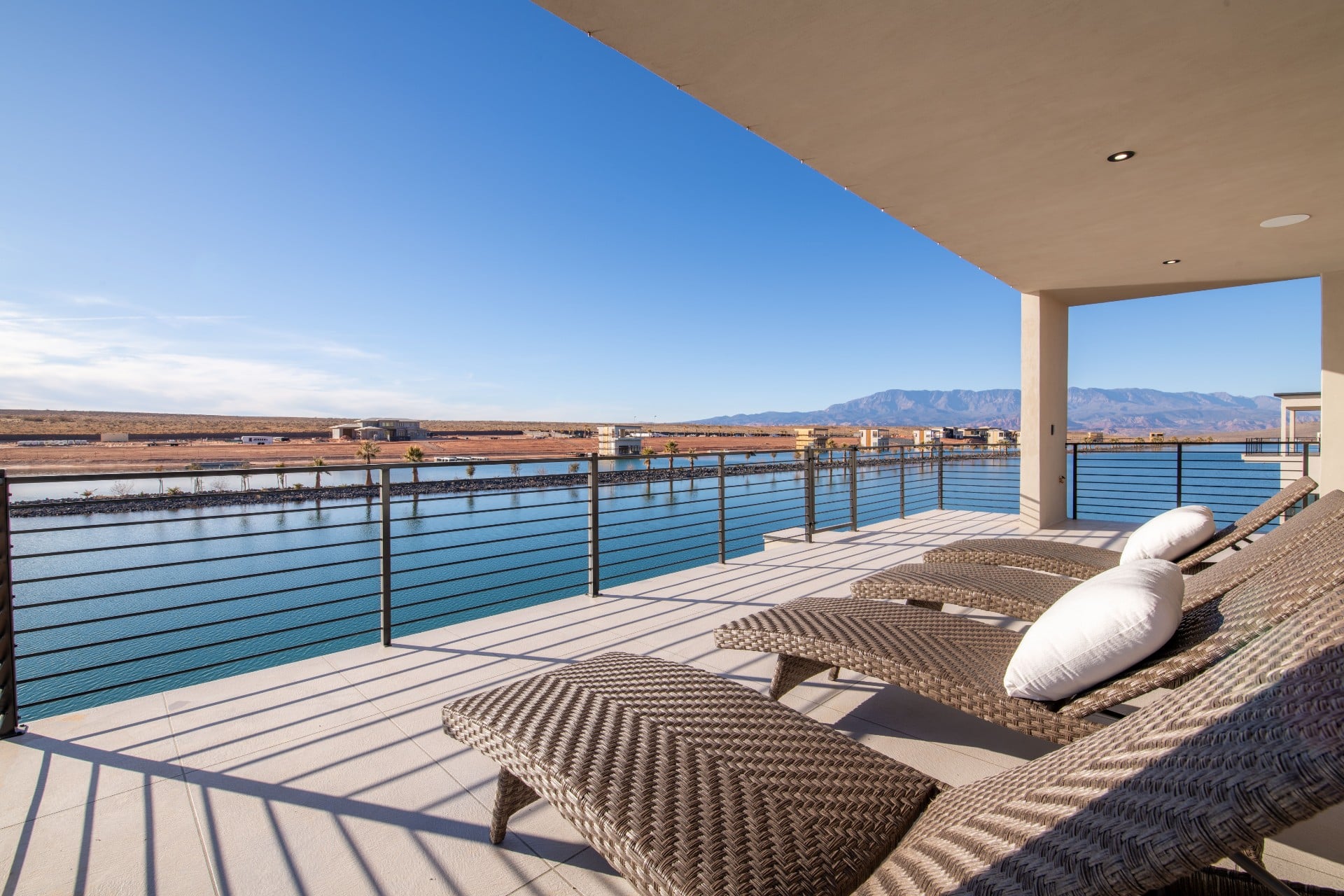 Lakeside lounge deck